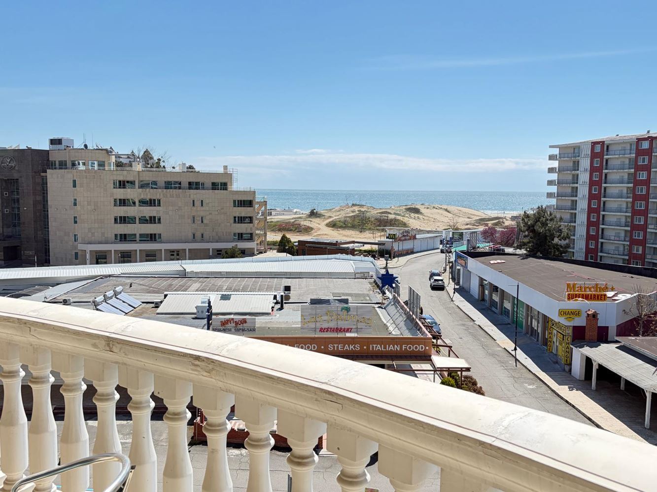 Luxuriöse 3-Zimmer-Wohnung mit Meerblick nur 100 Meter vom Strand in Sonnenstrand entfernt