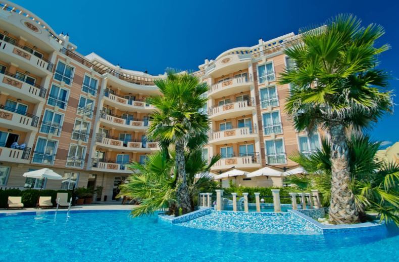 Stilvolles und geräumiges Studio in einer prestigeträchtigen Anlage in Sonnenstrand – Komfort und Luxus am Meer