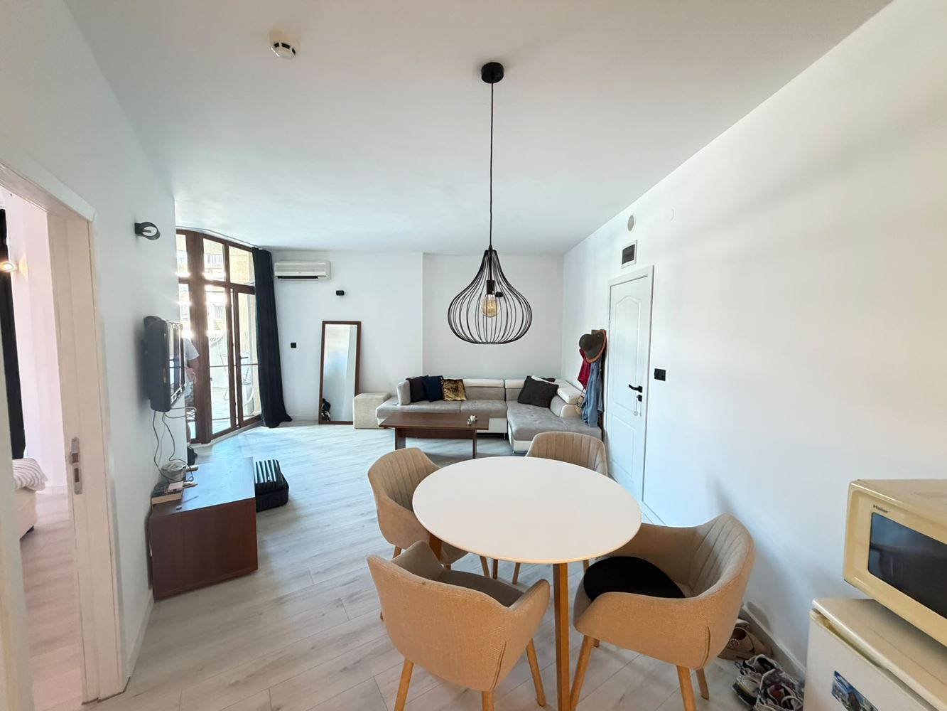 Geräumige Wohnung mit einem Schlafzimmer und großer Terrasse im südlichen Teil von Sonnenstrand – ausgezeichnete Investition am Meer