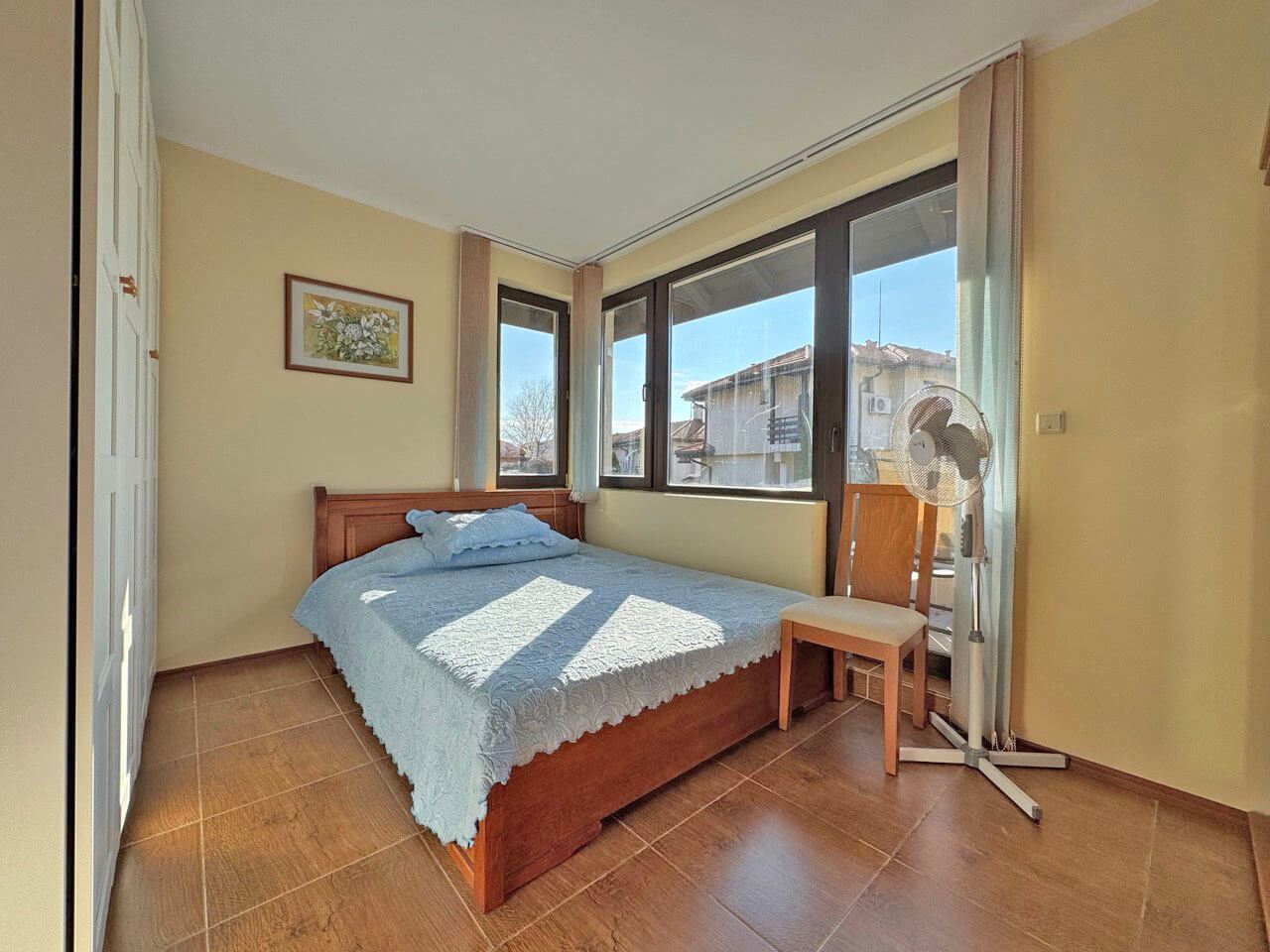 Geräumige 3-Zimmer-Wohnung mit Panoramablick auf Meer und Berge – Komfort, Stil und Ruhe inmitten der Natur