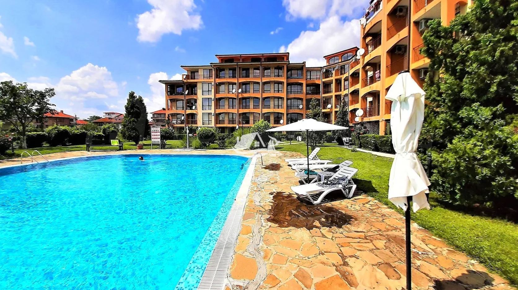 Geräumiges Studio mit Poolblick in Aheloy – Komfort und Annehmlichkeiten in einer geschlossenen Anlage