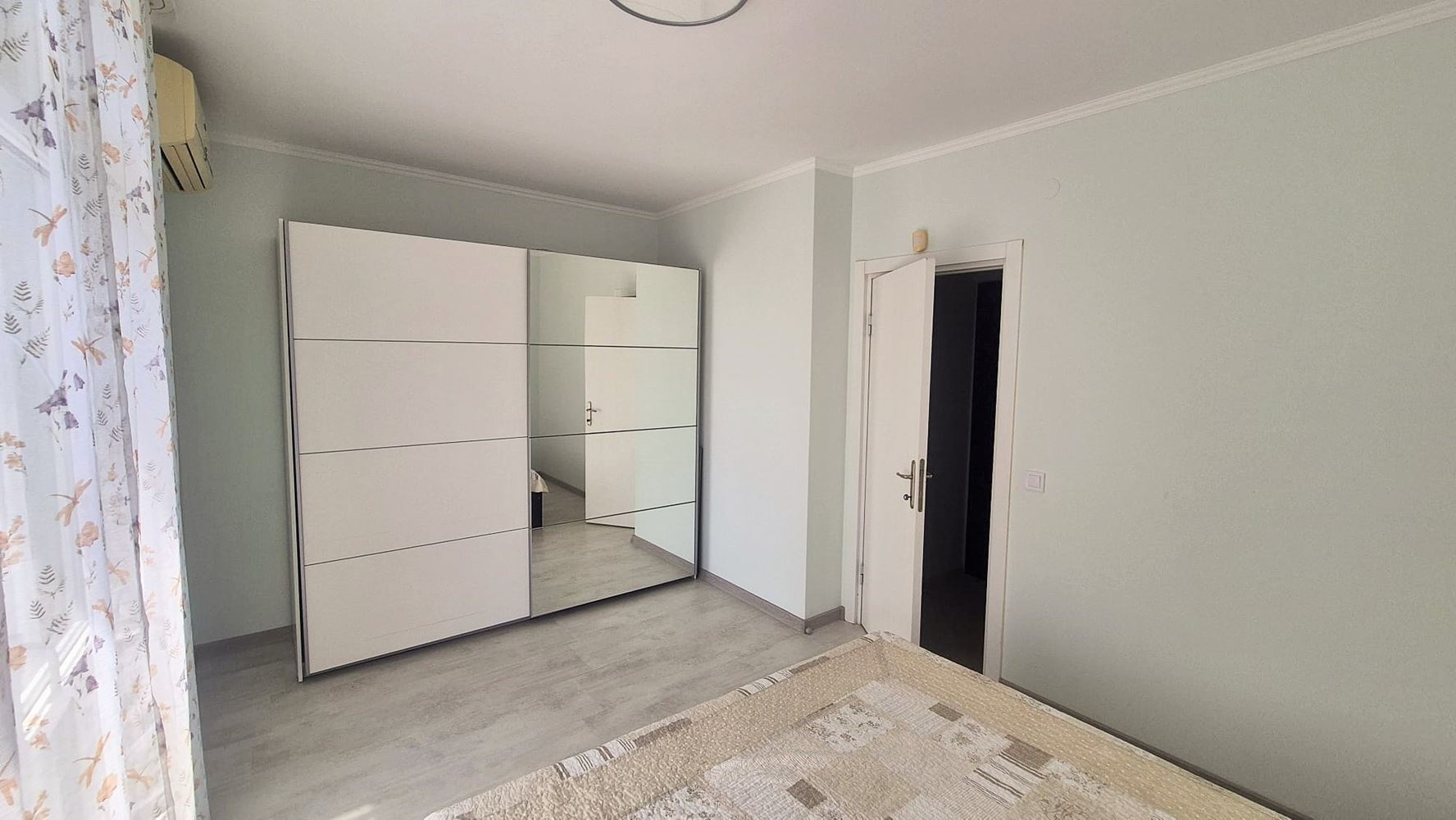 Stilvolle Wohnung mit einem Schlafzimmer und neuer Einrichtung im Bereich Cocoa Beach – Bezugsfertig