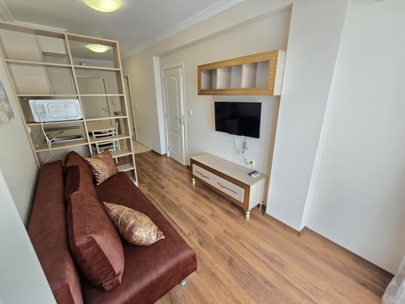 Moderne Zweizimmerwohnung in Sonnenstrand – neu renoviert, hervorragende Investitionsmöglichkeit und bezugsfertig