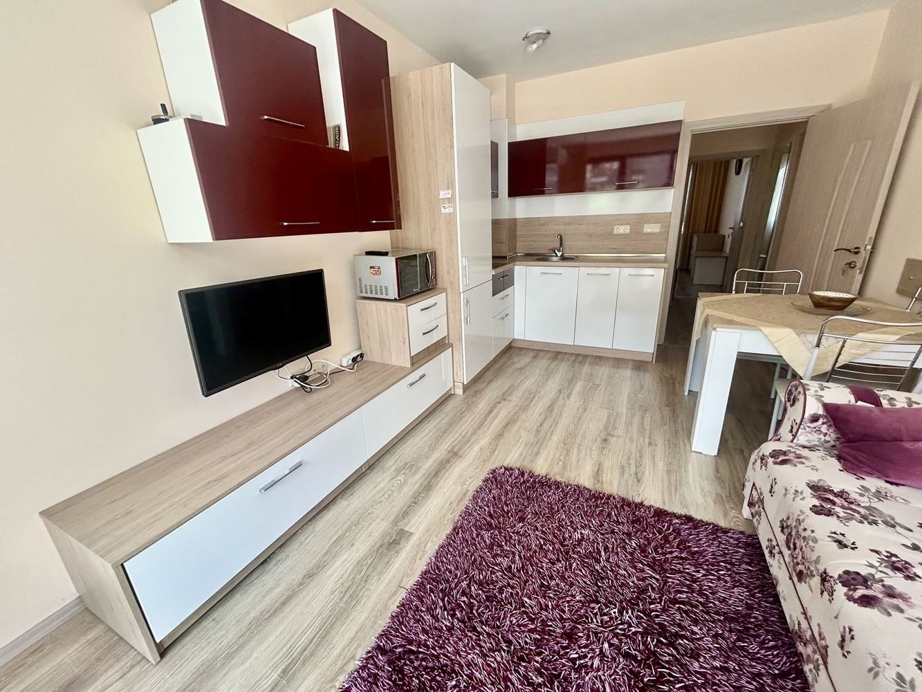 Komfortable 2-Zimmer-Wohnung mit direktem Zugang zum Pool in Nessebar – ein außergewöhnlich praktisches Angebot