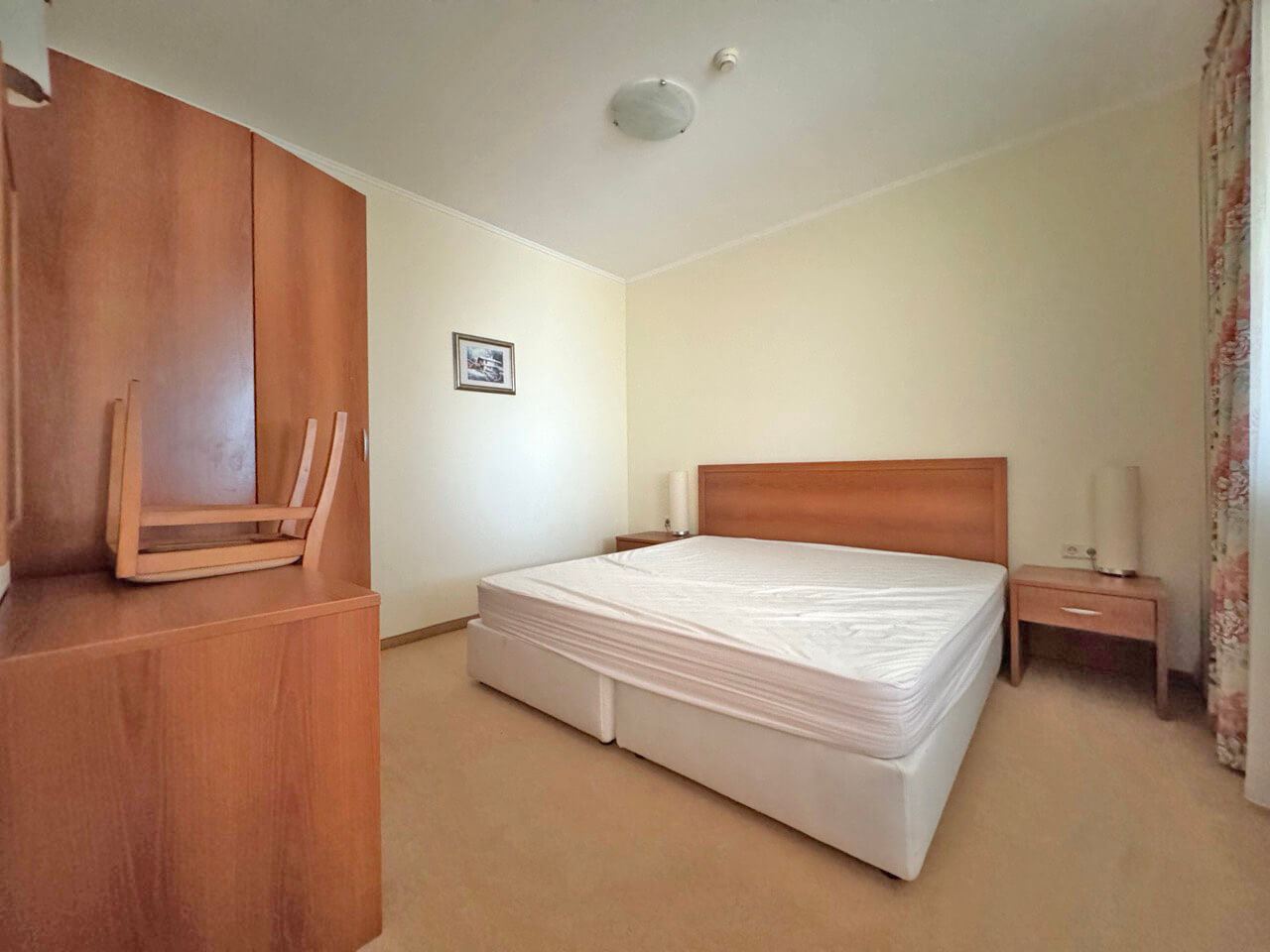 Exklusive Ein-Schlafzimmer-Wohnung in erster Meereslinie in Pomorie – Luxus, Prestige und eine Investition mit sofortiger Rendite