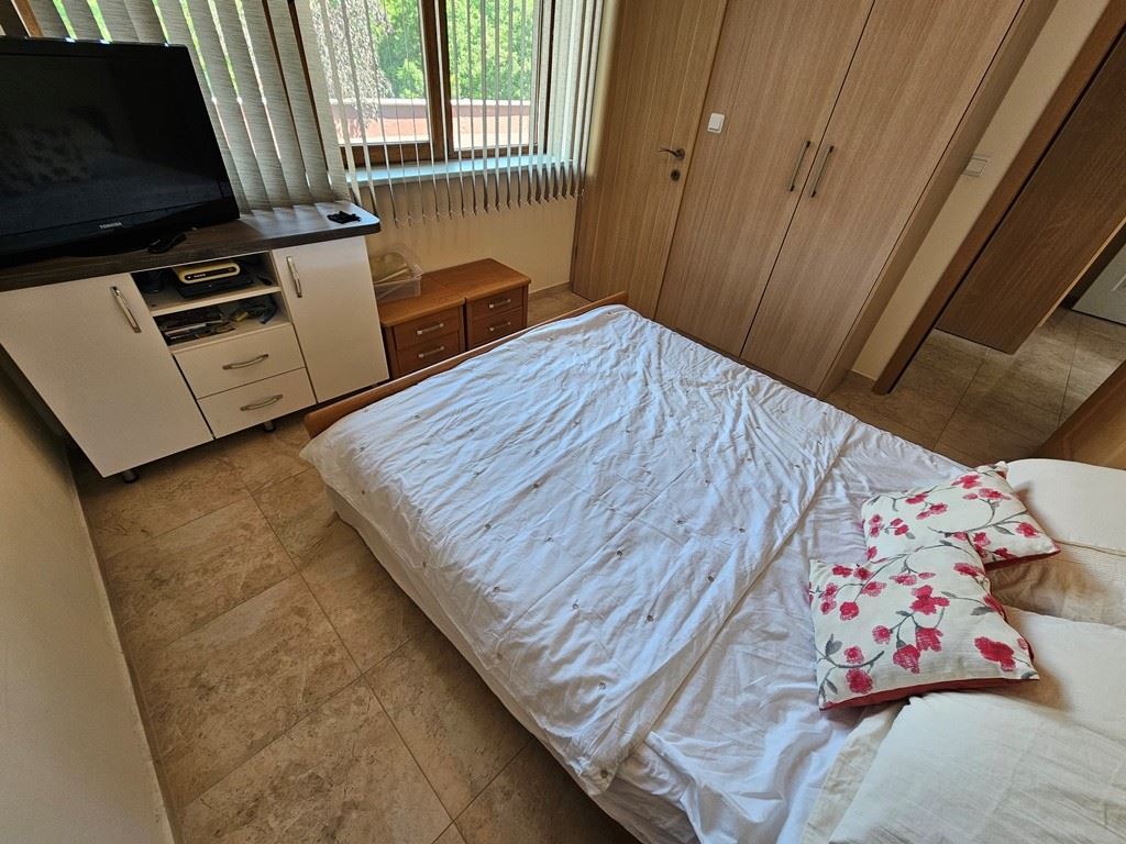 Panorama-Apartment mit zwei Schlafzimmern nur wenige Meter vom Strand entfernt in Elenite mit atemberaubendem Blick auf die Bucht