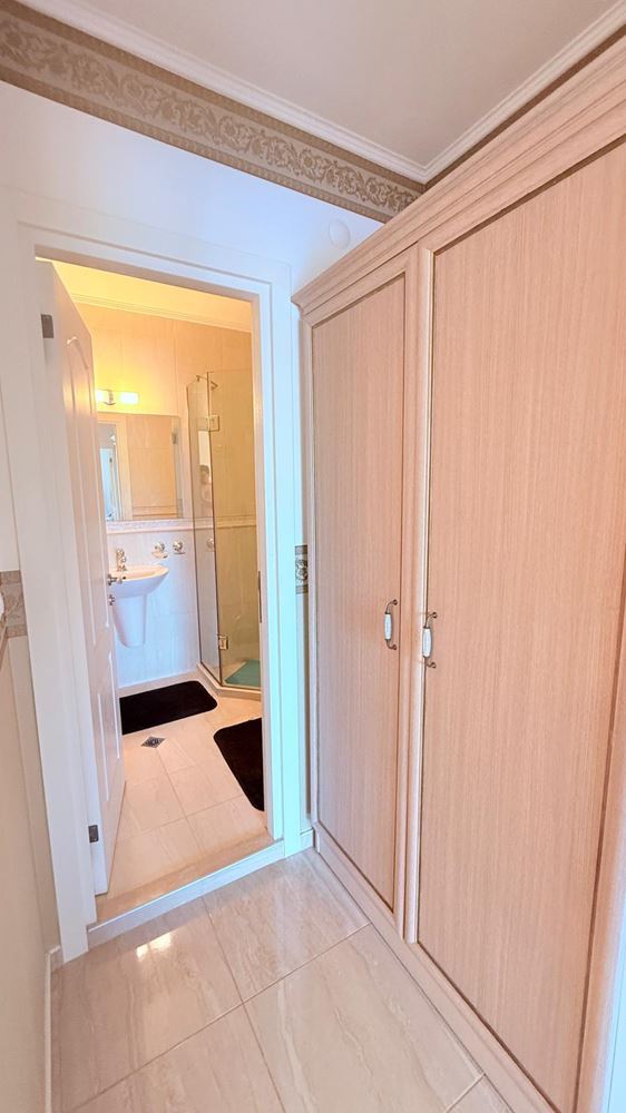 Luxuriöse 2-Zimmer-Wohnung in einer Anlage in Nessebar – 200 m vom Strand, Pool- und Gartenblick