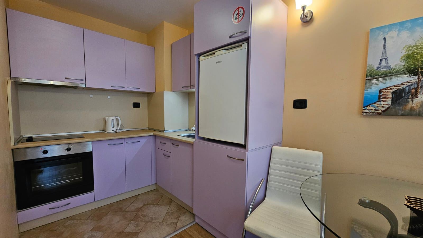 Gemütliche und stilvoll eingerichtete 2-Zimmer-Wohnung mit teilweisem Meerblick