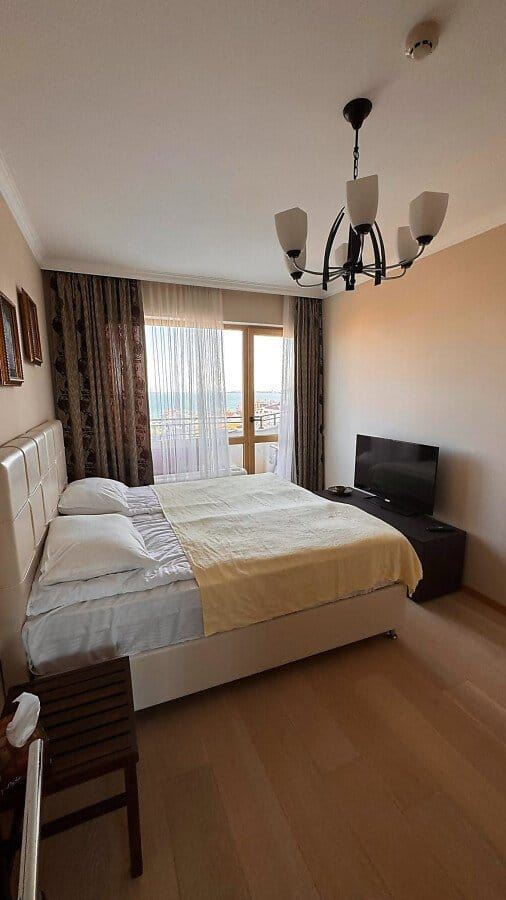 Luxuriöse Zwei-Schlafzimmer-Wohnung mit Panoramablick in Sveti Vlas