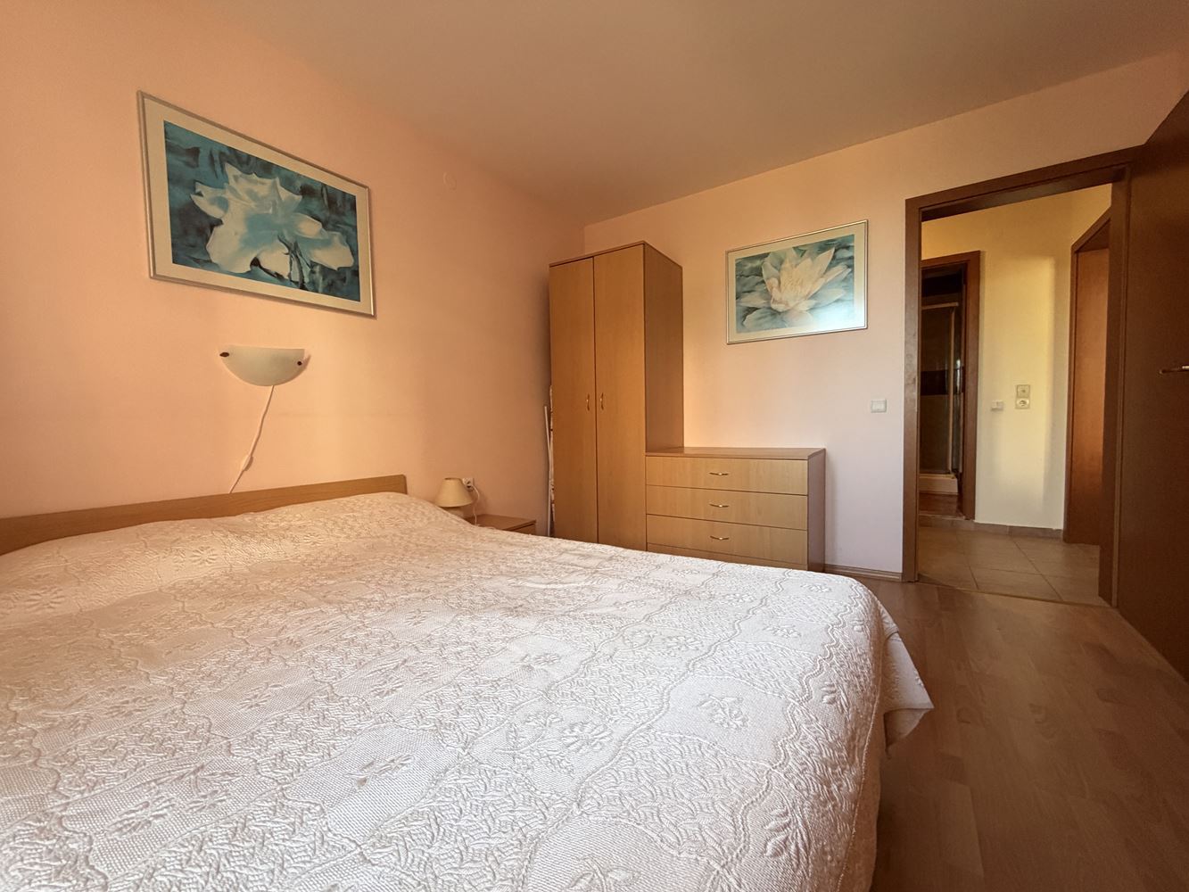 Absolute erste Meereslinie in Sveti Vlas! Geräumige Zweizimmerwohnung mit wunderschönem Meerblick