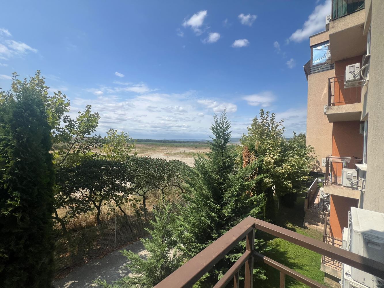 Kompakte Zweizimmerwohnung in einer grünen und ruhigen Anlage in Sonnenstrand