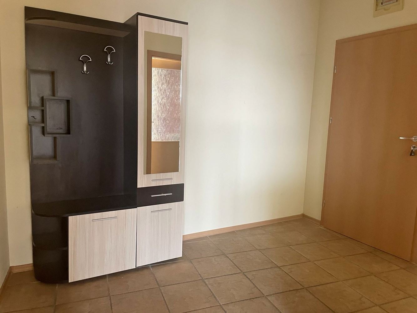 Geräumige 2-Zimmer-Wohnung mit Poolblick in Sonnenstrand