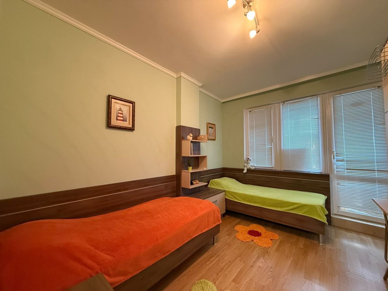 Große 3-Zimmer-Wohnung gegenüber dem Sanatorium in Pomorie – drei Terrassen, Ankleidezimmer und zwei Badezimmer
