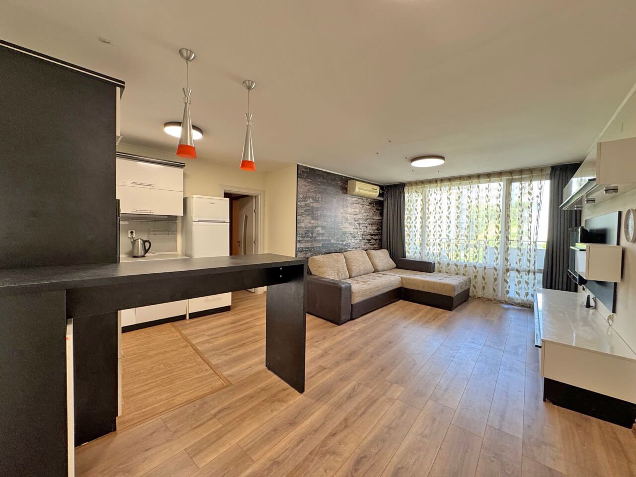 Zwei-Zimmer-Wohnung in einem Luxuskomplex in erster Meereslinie in Sveti Vlas