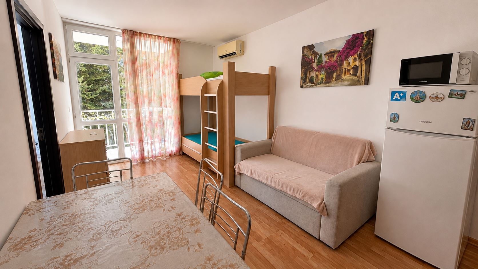 Gemütliche Wohnung mit einem Schlafzimmer und Poolblick in einer ruhigen Gegend von Sonnenstrand