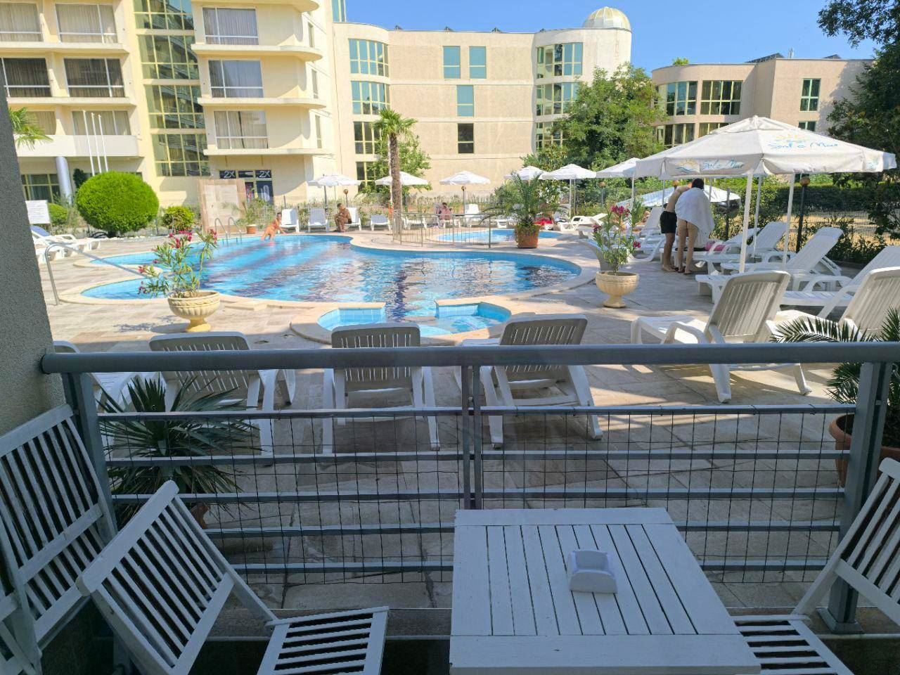 Studio mit direktem Zugang zum Pool in Sonnenstrand – ausgezeichnete Lage und Annehmlichkeiten für die ganzjährige Nutzung