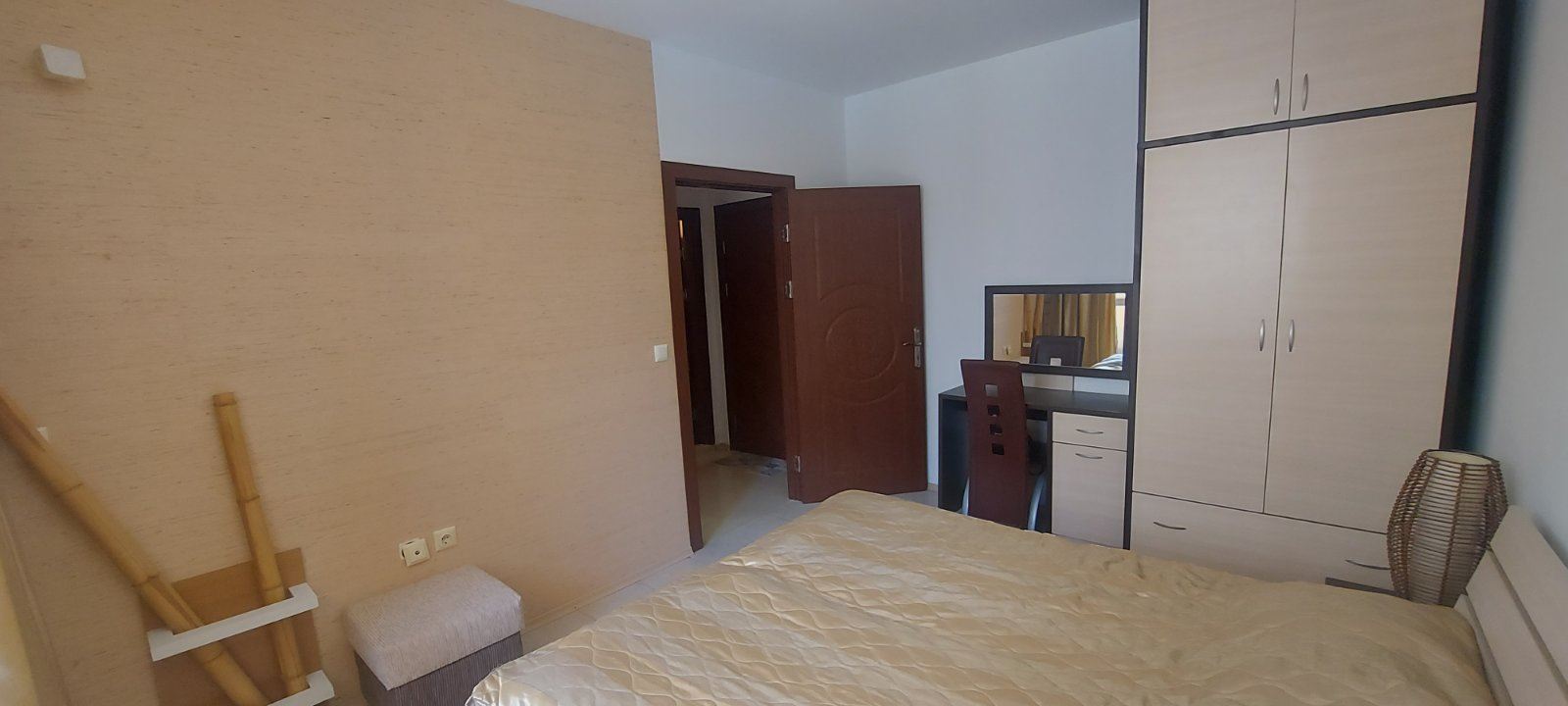 Geräumige Drei-Zimmer-Wohnung in moderner Anlage im Zentrum von Sonnenstrand