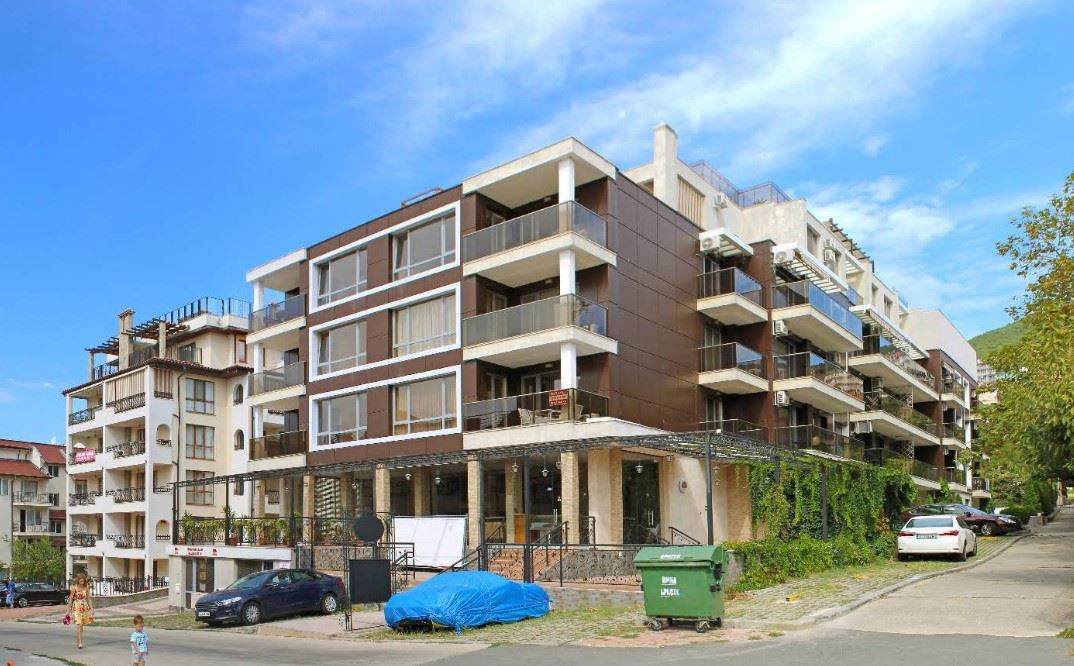 Geräumige 3-Zimmer-Wohnung mit Parkplatz nur 200 Meter vom Meer entfernt in Sveti Vlas
