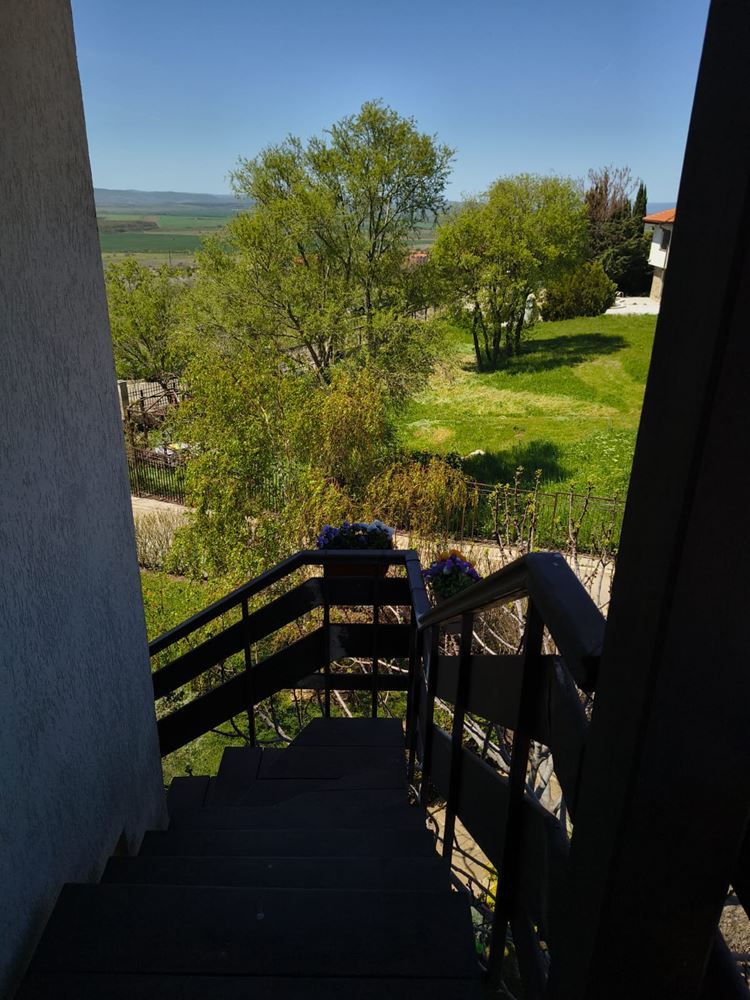 Renovierte Zwei-Schlafzimmer-Wohnung mit Panoramablick in einer modernen Anlage nahe Sonnenstrand