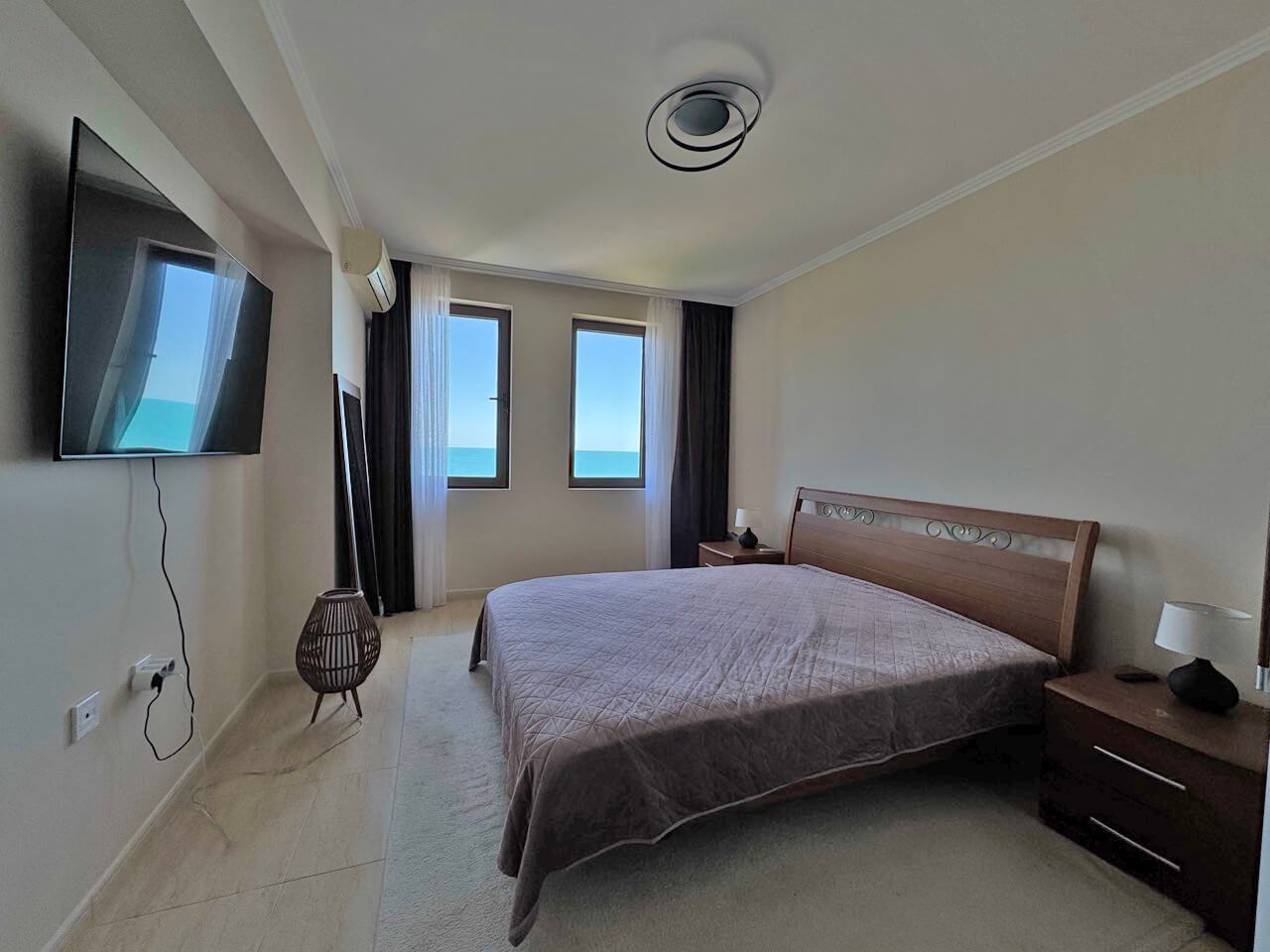 Zweizimmerwohnung in erster Meereslinie mit Panoramablick auf das Meer in Sveti Vlas