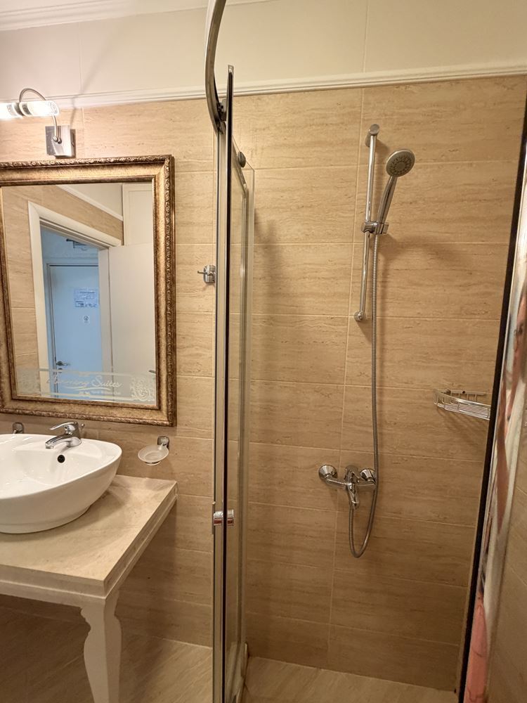 2-Zimmer-Wohnung mit Blick auf den Park und den Swimmingpool in einer prestigeträchtigen Wohnanlage am Sonnenstrand
