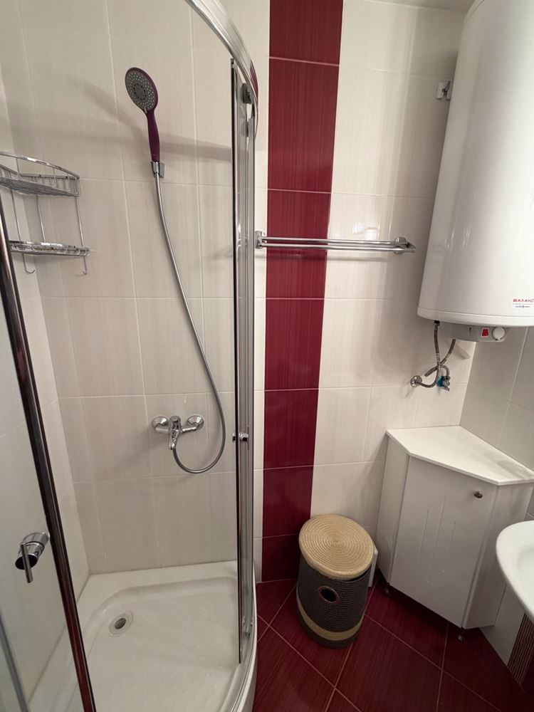 Gemütliche Wohnung mit einem Schlafzimmer in Ravda in einer Wohnanlage – bezugsfertig