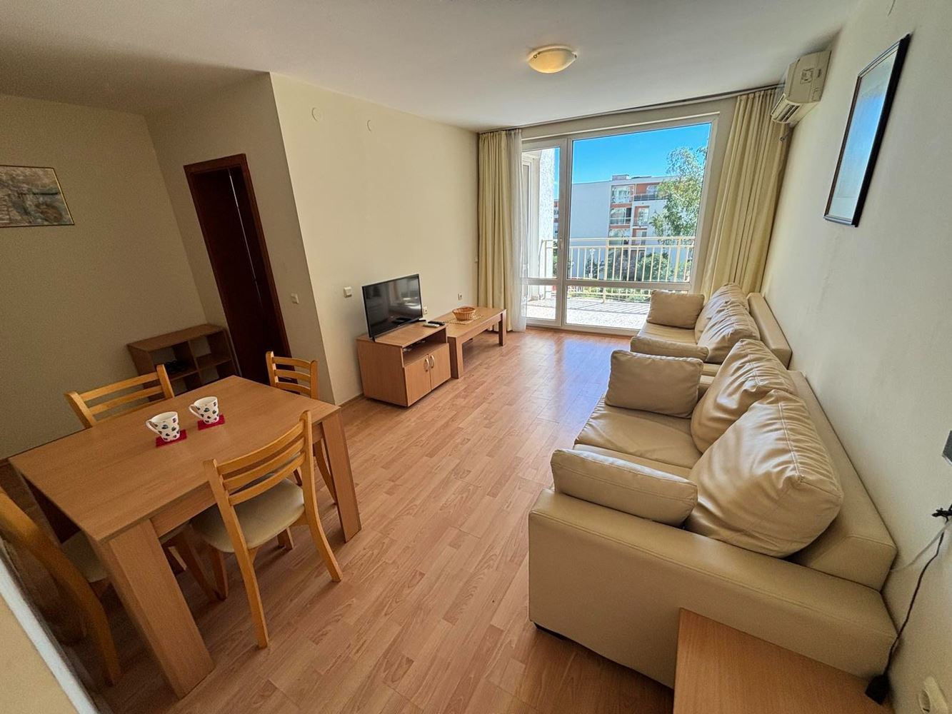 Wohnung mit wunderschönem Poolblick in Sveti Vlas – Ihr Ort für Erholung am Meer