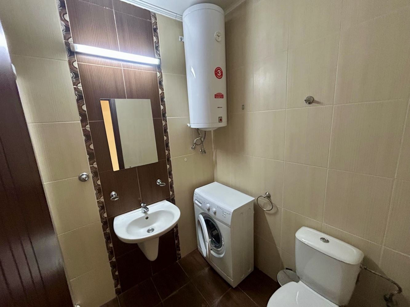 Geräumige Zwei-Zimmer-Wohnung mit Poolblick in Nessebar