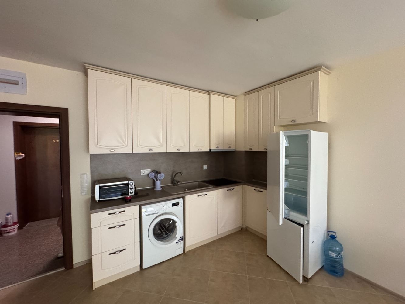 Wohnung mit einem Schlafzimmer und Poolblick in Sozopol – geräumig, möbliert und bezugsfertig