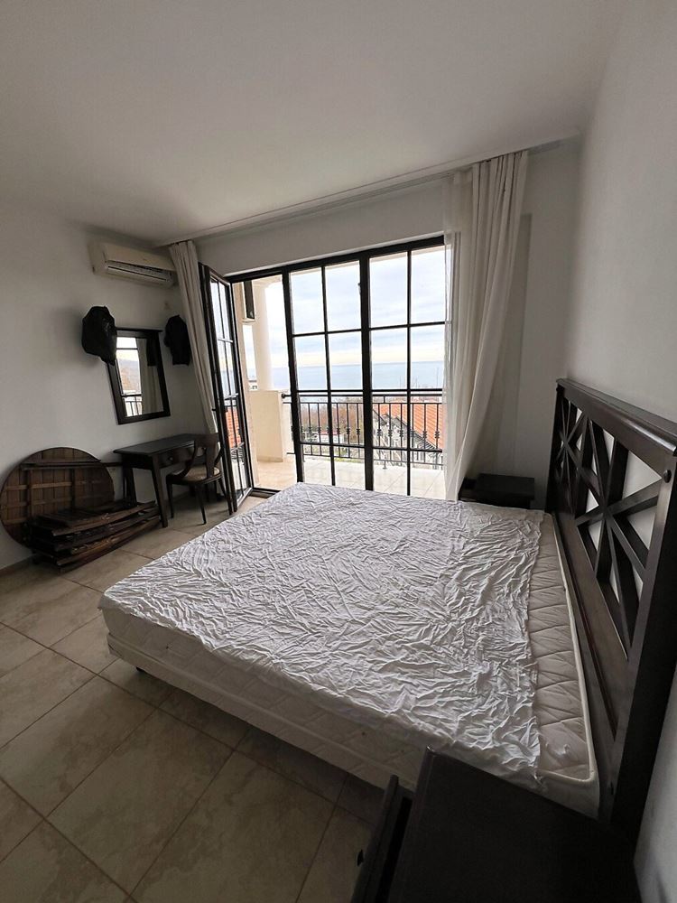 Drei-Zimmer-Wohnung mit Panoramablick auf das Meer und den Pool – erste Meereslinie in Obzor!