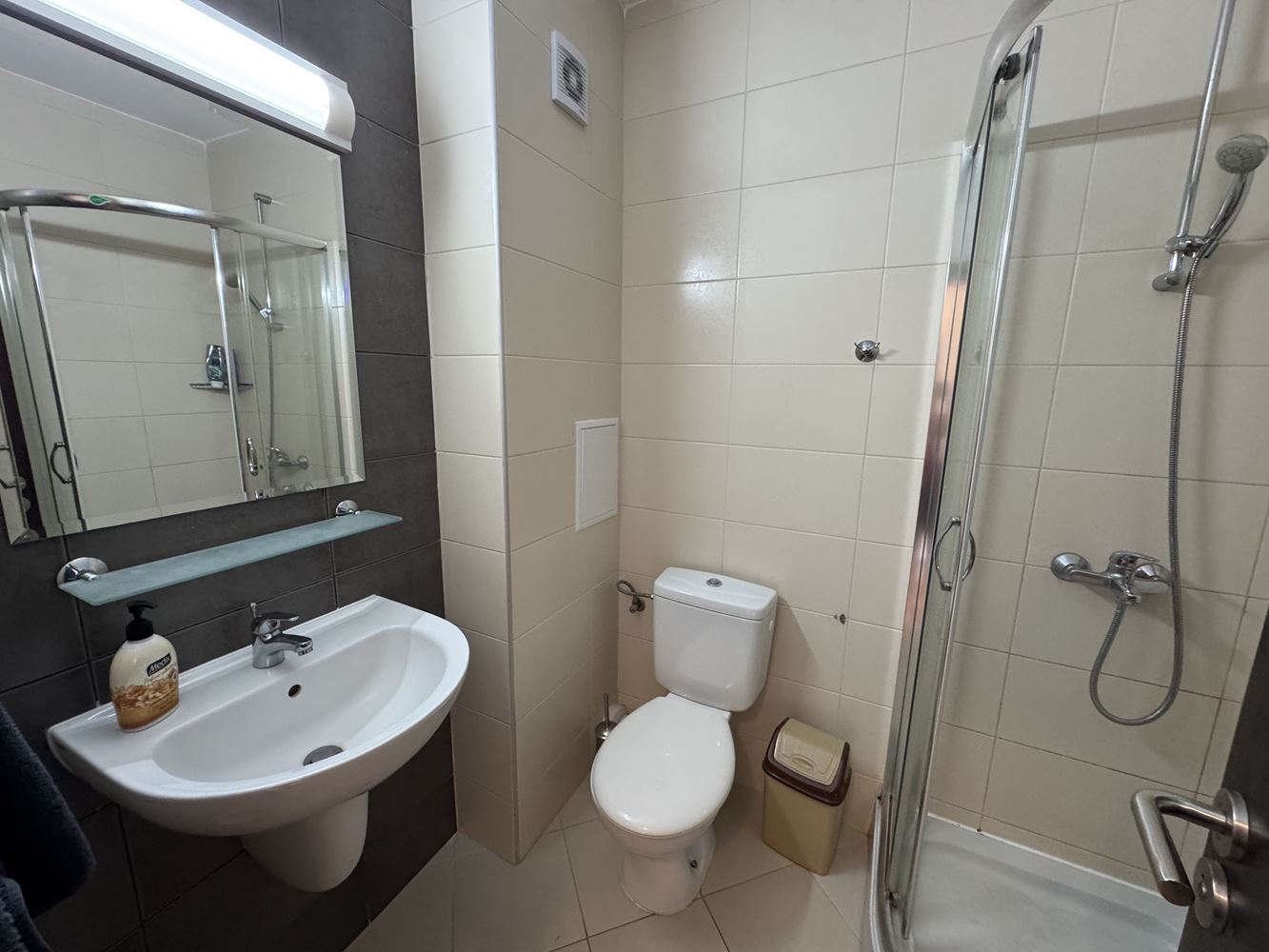 Wohnung mit einem Schlafzimmer in einer modernen Wohnanlage in Sveti Vlas – gemütliche bezugsfertige Immobilie