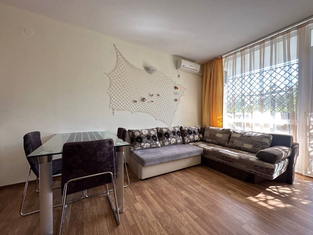 Gemütliche Zweizimmerwohnung in Ravda mit direktem Zugang zum Poolbereich