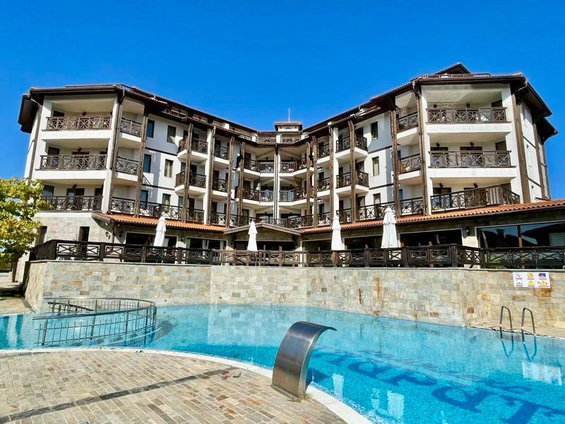 Geräumiges voll möbliertes Studio mit Poolblick in Sunny Beach – Komfort, Ruhe und hervorragende Investition