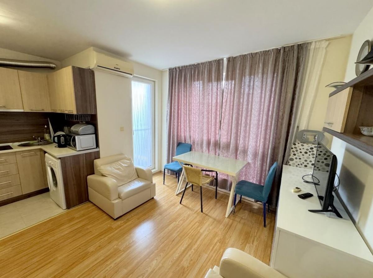 Meerkomfort und Gemütlichkeit in einem stilvollen Apartment mit einem Schlafzimmer in Ravda