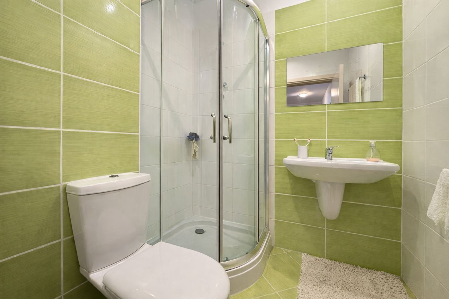 3-Zimmer-Wohnung mit Meerblick und Privatstrand in einer prestigeträchtigen Anlage in Tschernomorez
