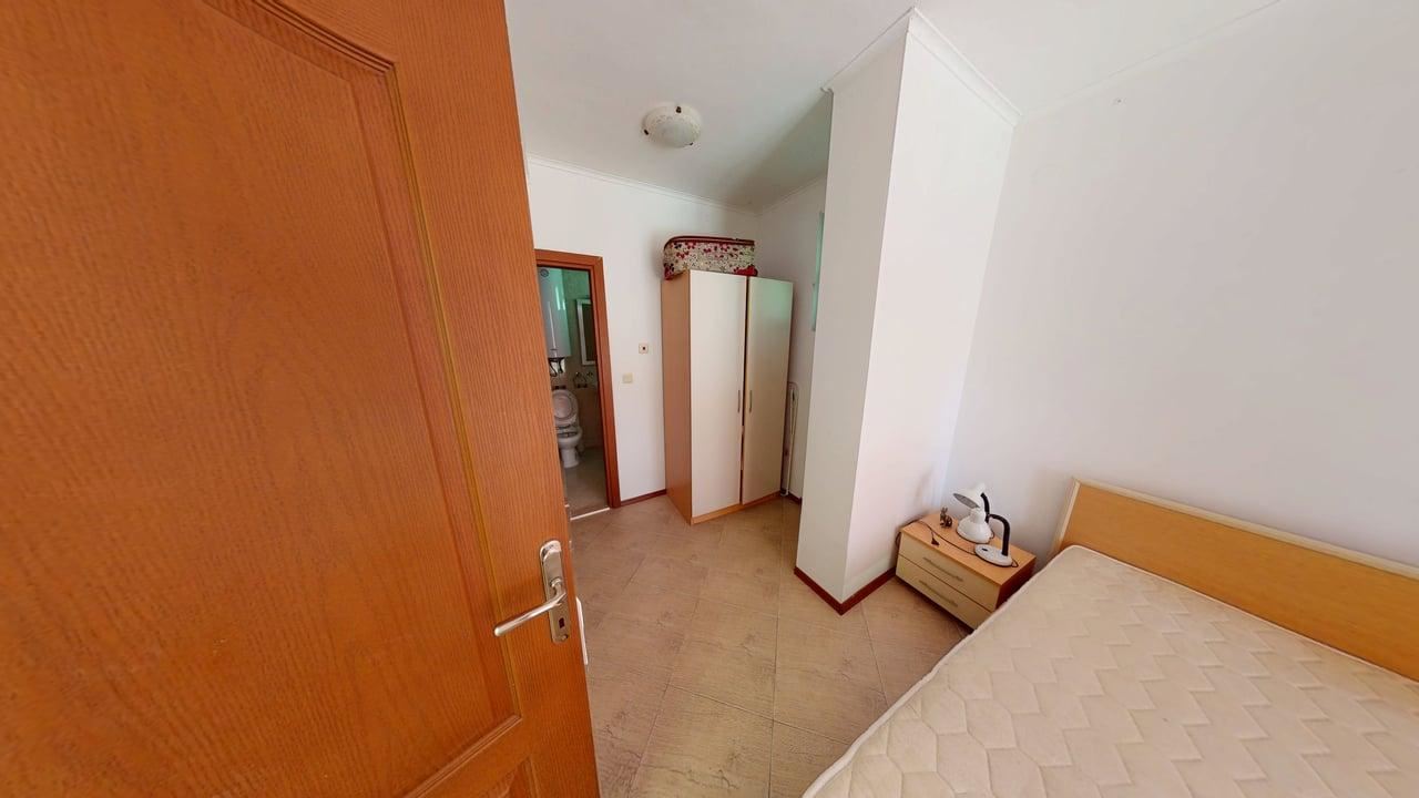 Zweizimmerwohnung mit direktem Zugang zur begrünten Anlage – vollständig möbliert und sofort bezugsfertig