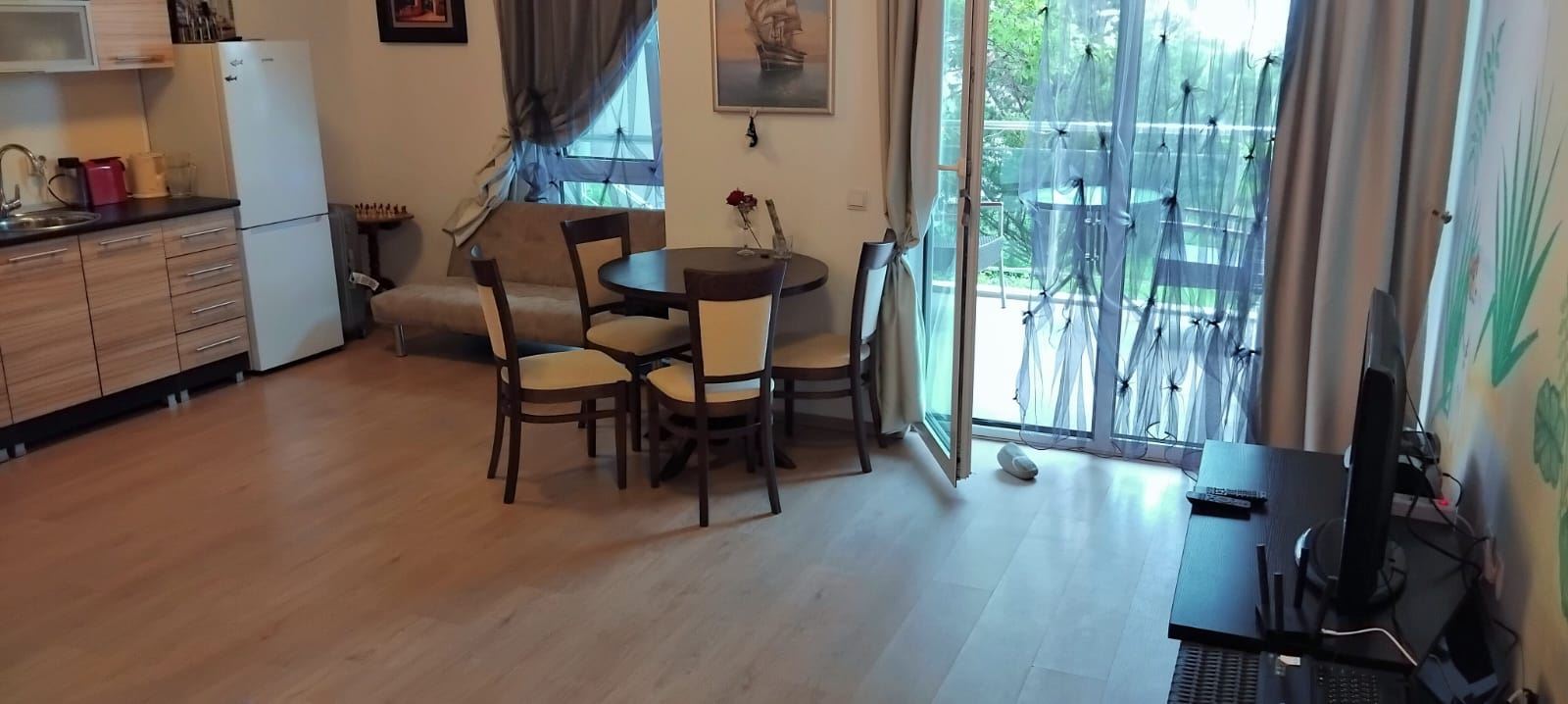 Geräumiges Studio mit Poolblick in einer ruhigen Anlage in Sveti Vlas – Komfort und Gemütlichkeit am Meer