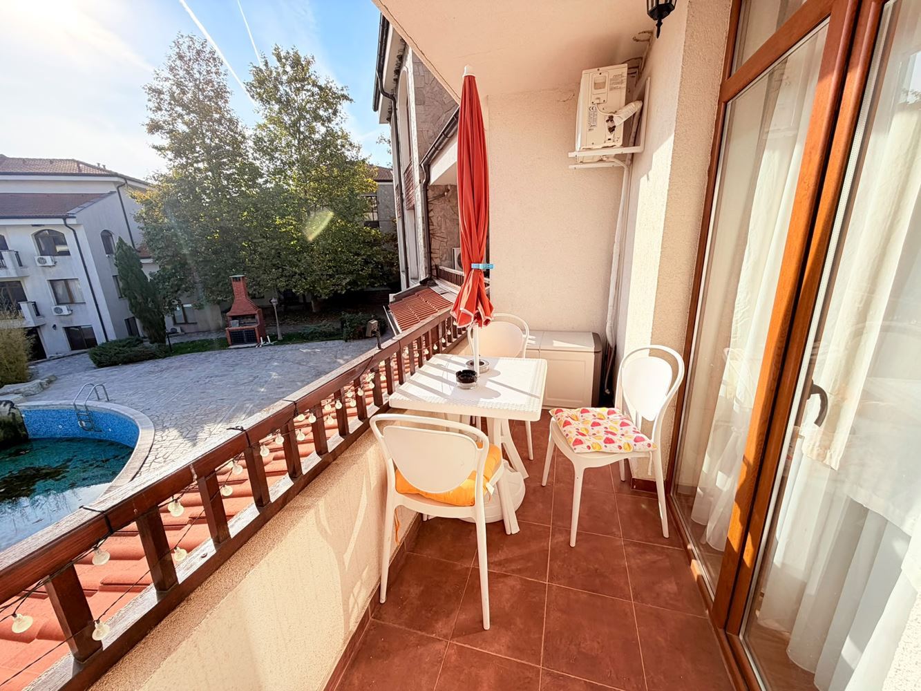 Luxuriöse Wohnung mit zwei Schlafzimmern und Poolblick in Aheloy – vollständig möbliert und bezugsfertig