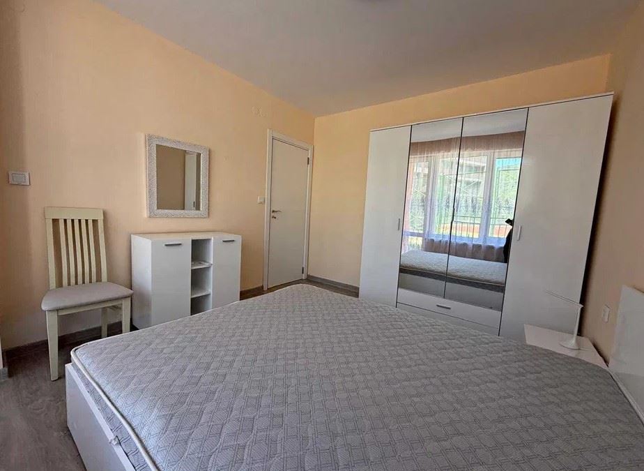 Wohnung in erster Meereslinie in Elenite – umfassende Renovierung, Haushaltsstrom und direkter Zugang zum Strand