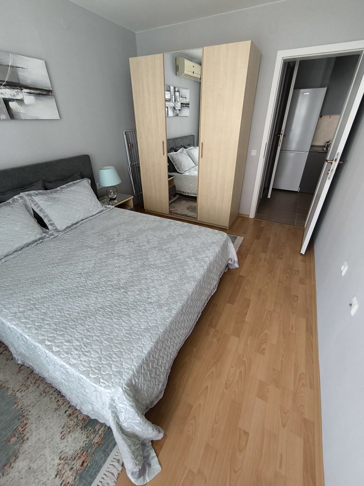 Luxuriöse Wohnung mit einem Schlafzimmer in erster Meereslinie in Sveti Vlas
