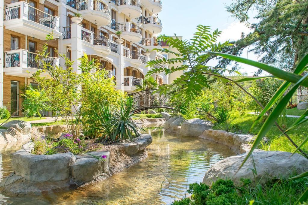 Attraktive Zweizimmerwohnung im Grünen in einer Clubanlage in Sunny Beach