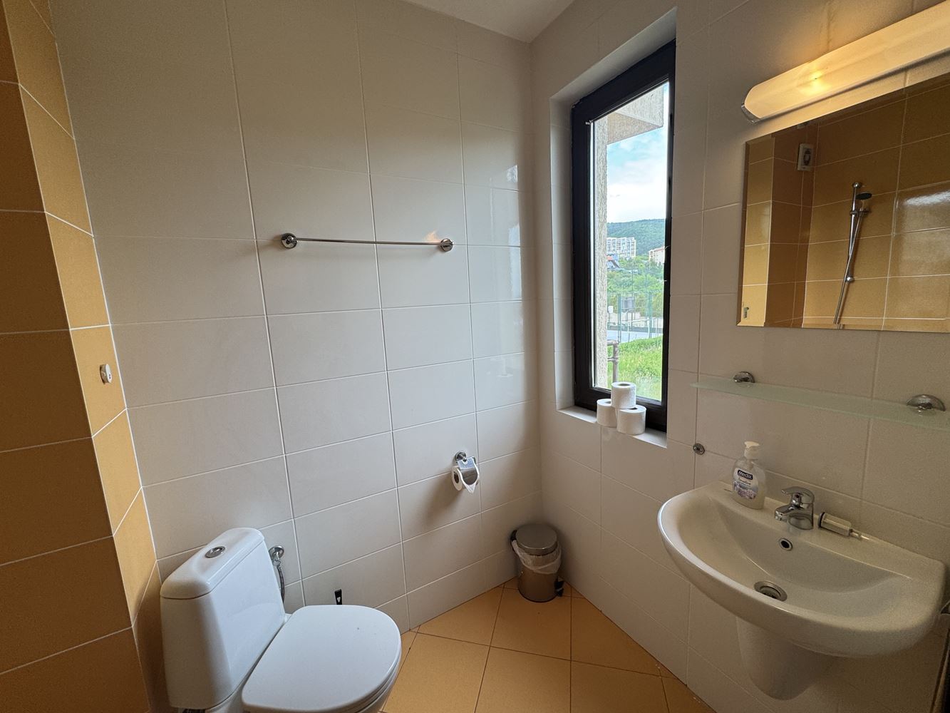 Kompaktes Studio mit Panoramablick auf die Berge in Sweti Wlas – Komfort, Natur und ausgezeichnete Infrastruktur