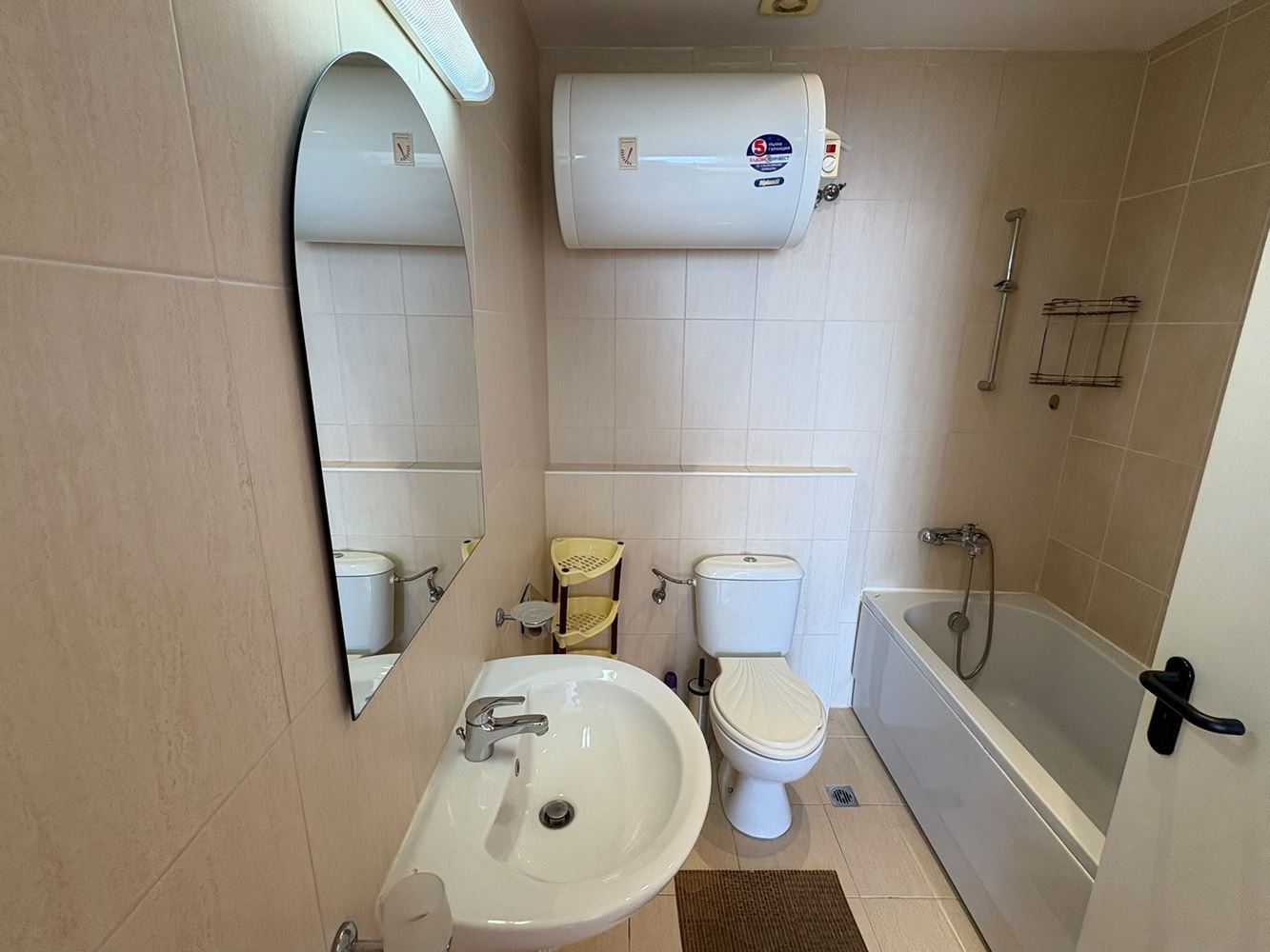 2-Zimmer-Wohnung in Sonnenstrand – Komfort in einer Anlage mit Swimmingpools und Wasserrutschen