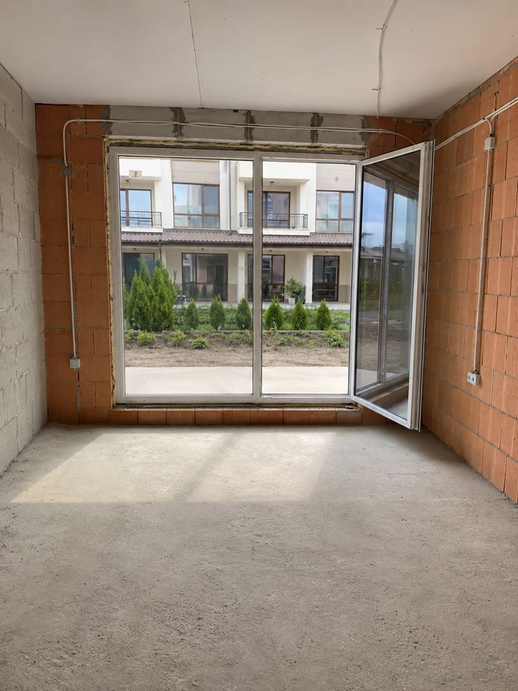 Wohnung mit eigenem Garten 100 m vom Meer entfernt in Sarafovo – Neubau, vor Akt 15