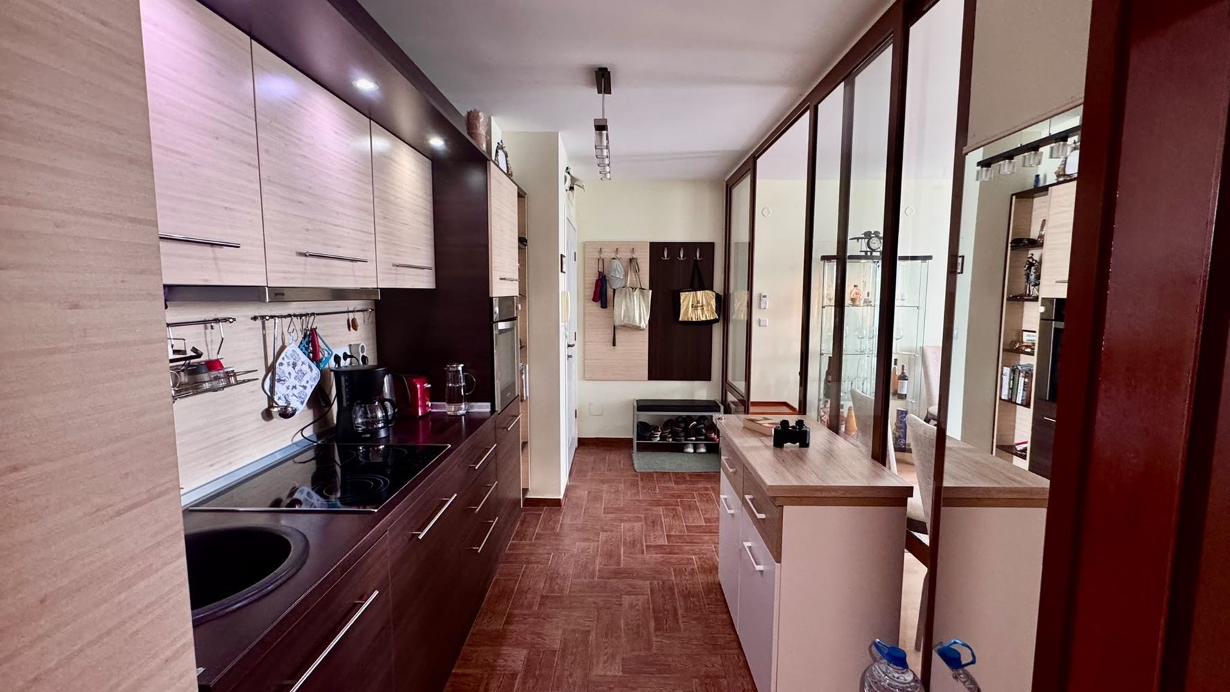 Erste Meereslinie in Sveti Vlas – Wohnung mit Meerblick in einer Anlage mit eigener Infrastruktur