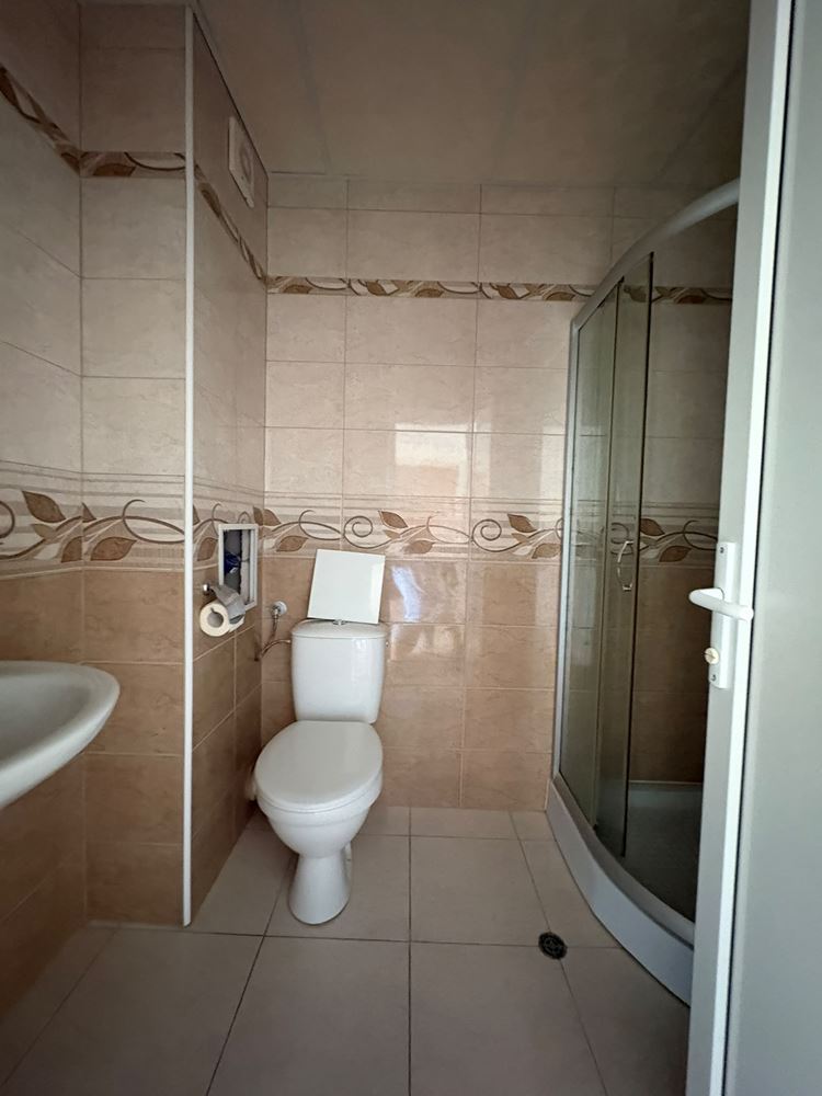 Pomorie 300 m vom Meer entfernt – möblierte Zweizimmerwohnung mit einem Schlafzimmer in einer Wohnanlage mit Swimmingpool