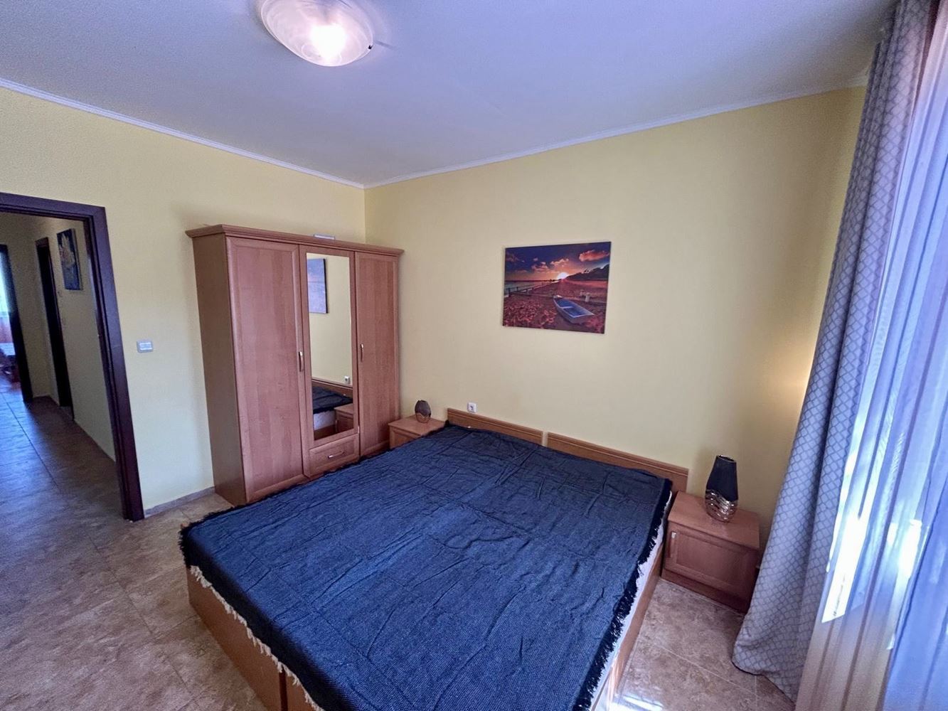 Geräumige Zwei-Zimmer-Wohnung mit Poolblick in Nessebar