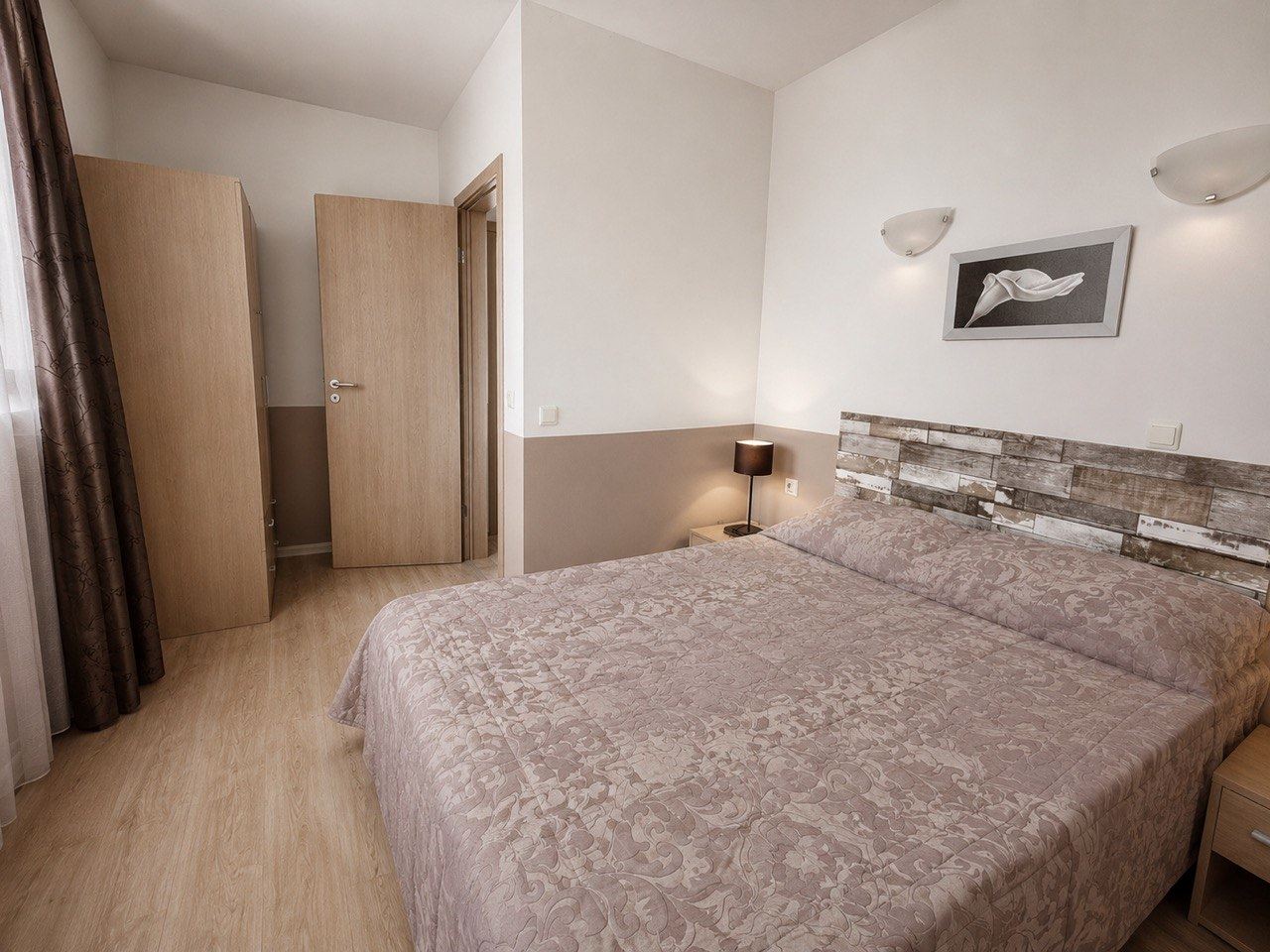 Wohnung mit einem Schlafzimmer und Meerblick in Chernomorets – hervorragende Immobilie in einer Anlage 200 Meter vom Strand entfernt