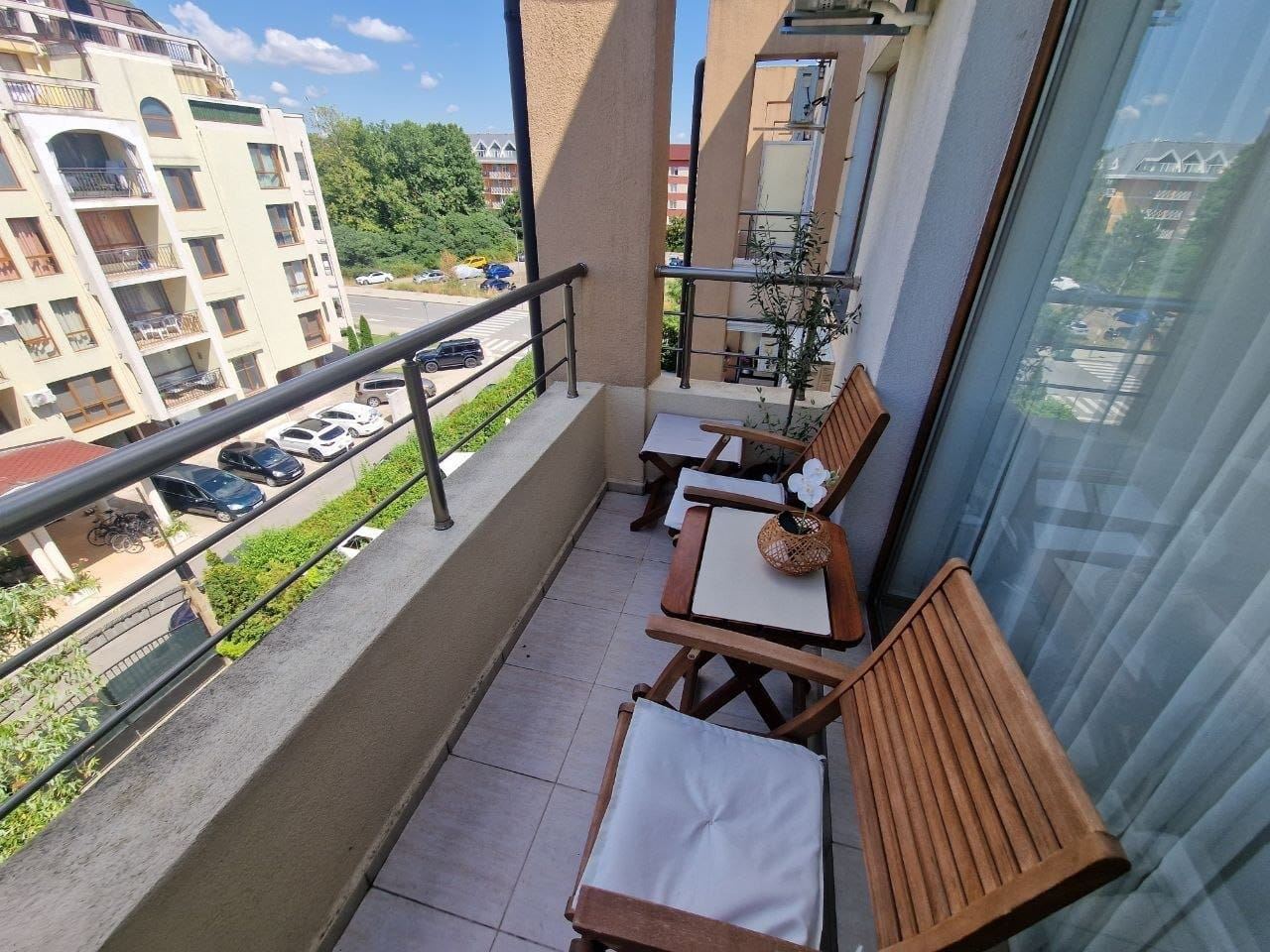 Möbliertes Studio-Apartment in Sonnenstrand mit Pool, Parkplatz und ganzjähriger Sicherheit