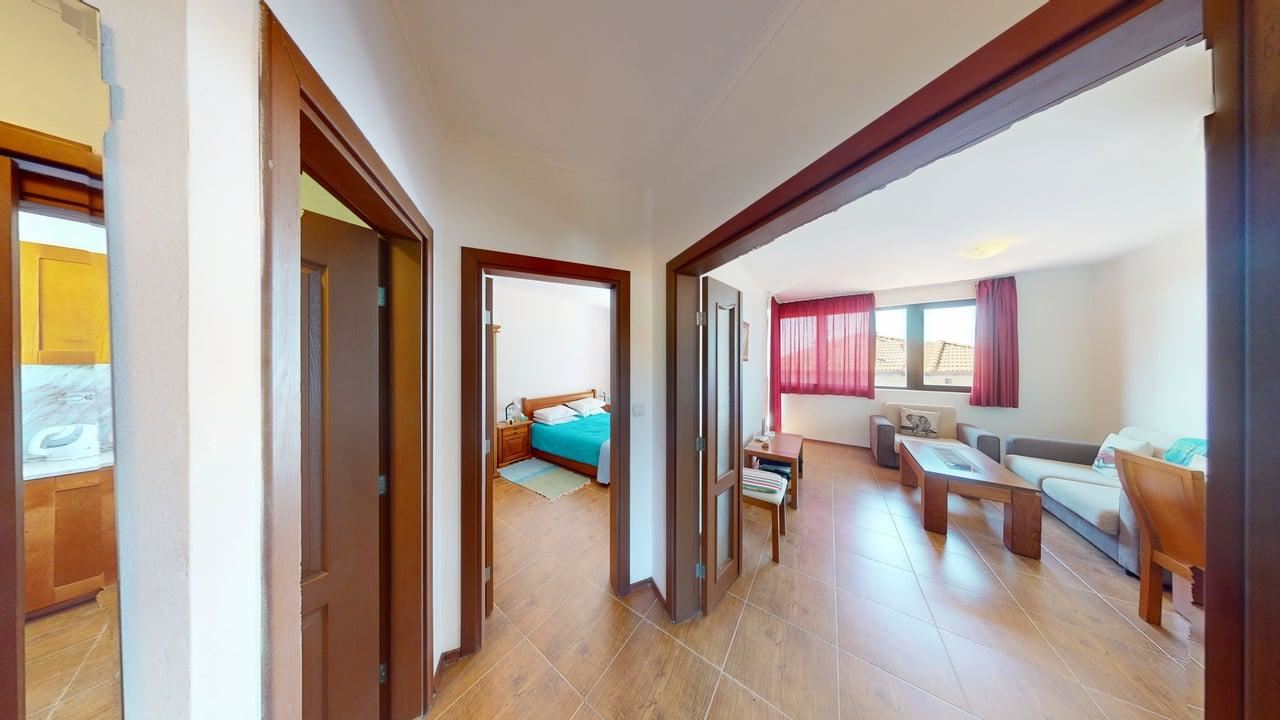 Geräumige Zwei-Zimmer-Wohnung mit Meerblick in der Region Sonnenstrand